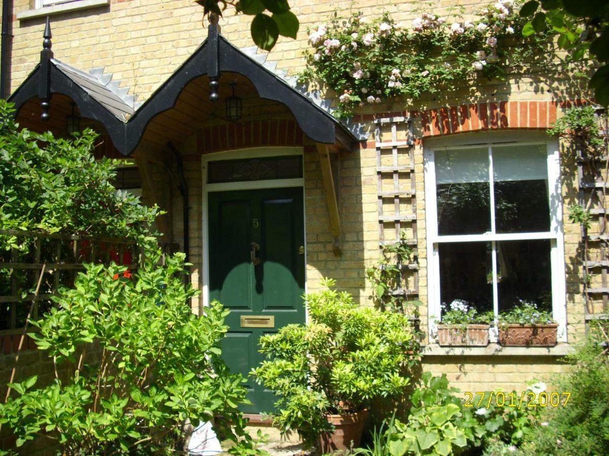 Old Station Gardens, Sw London Teddington Exterior foto